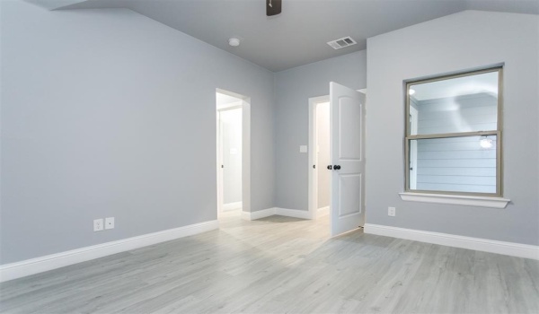 415 W Elm Street #415/417, Denison, TX 75020, 6 Bedrooms Bedrooms, ,5 BathroomsBathrooms,Residential Multi Family,For Sale,415 W Elm Street,20845283