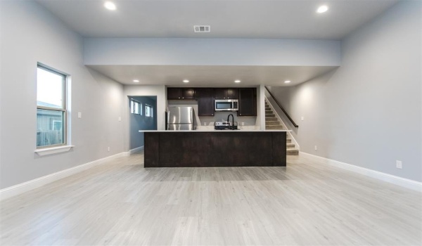 415 W Elm Street #415/417, Denison, TX 75020, 6 Bedrooms Bedrooms, ,5 BathroomsBathrooms,Residential Multi Family,For Sale,415 W Elm Street,20845283