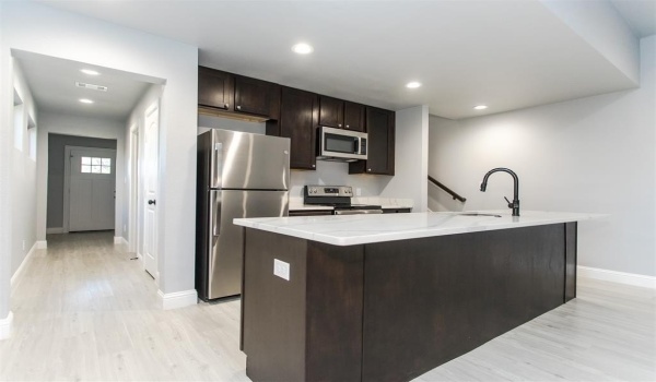 415 W Elm Street #415/417, Denison, TX 75020, 6 Bedrooms Bedrooms, ,5 BathroomsBathrooms,Residential Multi Family,For Sale,415 W Elm Street,20845283