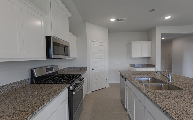 537 Brook View Drive, Van Alstyne, TX 75495, 4 Bedrooms Bedrooms, ,3 BathroomsBathrooms,Residential Lease,For Rent,537 Brook View Drive,20845487