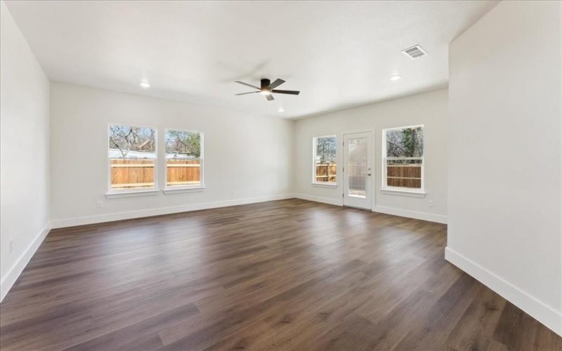 805 Royal Way, Tool, TX 75143, 3 Habitaciones Habitaciones , ,2 BañosBaños,Residential,En Venta,805 Royal Way,20845581