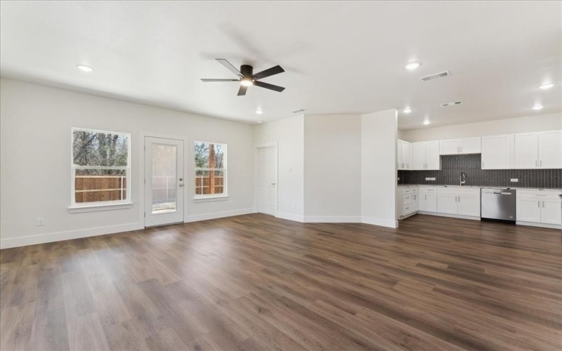 805 Royal Way, Tool, TX 75143, 3 Habitaciones Habitaciones , ,2 BañosBaños,Residential,En Venta,805 Royal Way,20845581