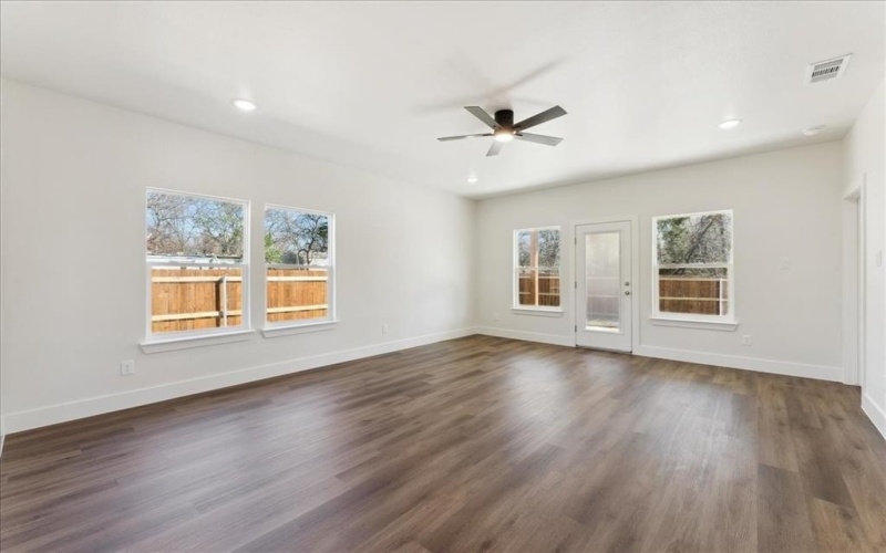 805 Royal Way, Tool, TX 75143, 3 Habitaciones Habitaciones , ,2 BañosBaños,Residential,En Venta,805 Royal Way,20845581