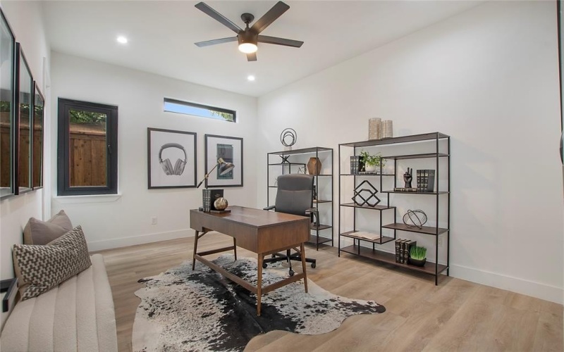 2304 Hondo, Dallas, TX 75219, 4 Habitaciones Habitaciones , ,5 BañosBaños,Residential Lease,En Alquiler,2304 Hondo,20845777