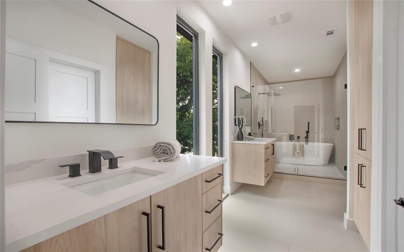 2304 Hondo, Dallas, TX 75219, 4 Habitaciones Habitaciones , ,5 BañosBaños,Residential Lease,En Alquiler,2304 Hondo,20845777