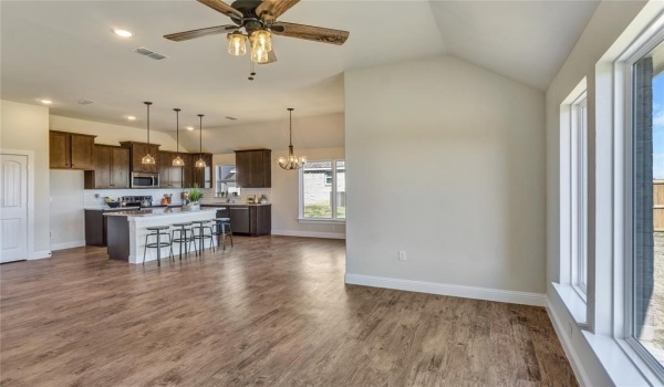 101 Olivia Street, Hillsboro, TX 76645, 3 Bedrooms Bedrooms, ,2 BathroomsBathrooms,Residential,For Sale,101 Olivia Street,20846721