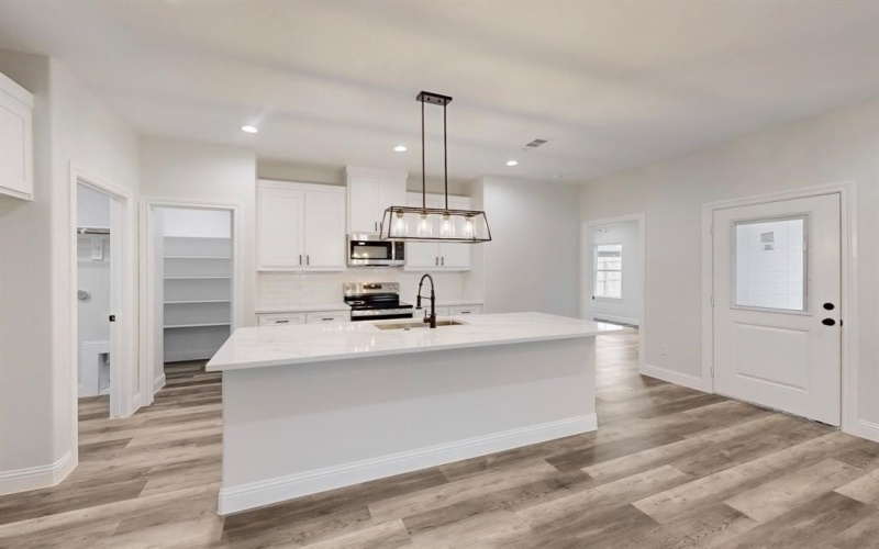 1303 N BRECKENRIDGE Street, Ennis, TX 75119, 3 Bedrooms Bedrooms, ,3 BathroomsBathrooms,Residential,For Sale,1303 N BRECKENRIDGE Street,20846739