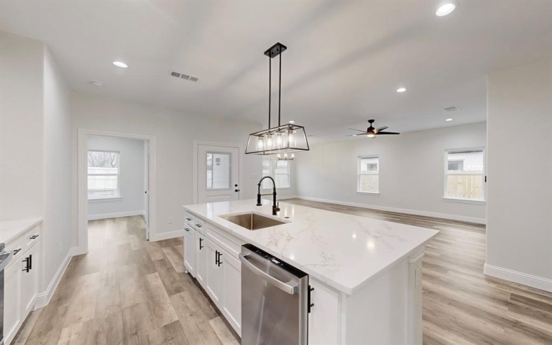 1303 N BRECKENRIDGE Street, Ennis, TX 75119, 3 Bedrooms Bedrooms, ,3 BathroomsBathrooms,Residential,For Sale,1303 N BRECKENRIDGE Street,20846739
