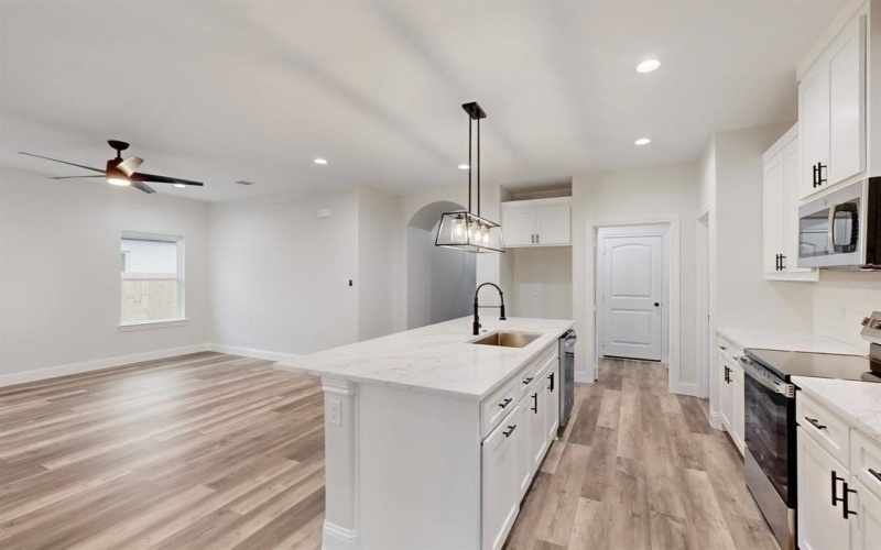 1303 N BRECKENRIDGE Street, Ennis, TX 75119, 3 Bedrooms Bedrooms, ,3 BathroomsBathrooms,Residential,For Sale,1303 N BRECKENRIDGE Street,20846739
