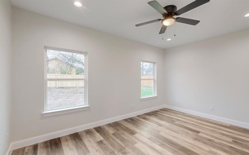 1303 N BRECKENRIDGE Street, Ennis, TX 75119, 3 Bedrooms Bedrooms, ,3 BathroomsBathrooms,Residential,For Sale,1303 N BRECKENRIDGE Street,20846739