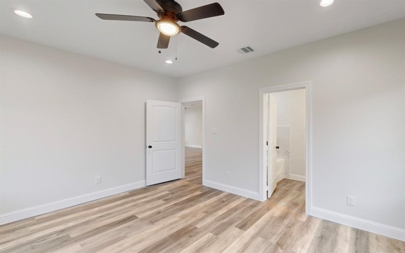 1303 N BRECKENRIDGE Street, Ennis, TX 75119, 3 Bedrooms Bedrooms, ,3 BathroomsBathrooms,Residential,For Sale,1303 N BRECKENRIDGE Street,20846739