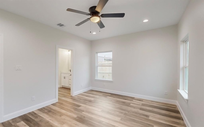 1303 N BRECKENRIDGE Street, Ennis, TX 75119, 3 Bedrooms Bedrooms, ,3 BathroomsBathrooms,Residential,For Sale,1303 N BRECKENRIDGE Street,20846739