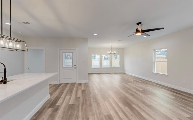 1303 N BRECKENRIDGE Street, Ennis, TX 75119, 3 Bedrooms Bedrooms, ,3 BathroomsBathrooms,Residential,For Sale,1303 N BRECKENRIDGE Street,20846739