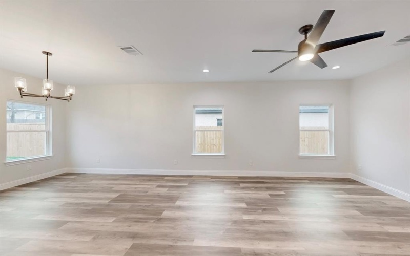 1303 N BRECKENRIDGE Street, Ennis, TX 75119, 3 Bedrooms Bedrooms, ,3 BathroomsBathrooms,Residential,For Sale,1303 N BRECKENRIDGE Street,20846739