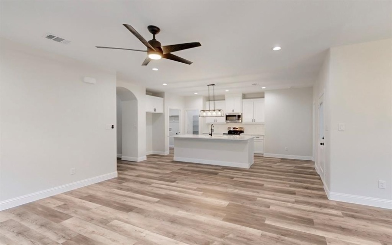1303 N BRECKENRIDGE Street, Ennis, TX 75119, 3 Bedrooms Bedrooms, ,3 BathroomsBathrooms,Residential,For Sale,1303 N BRECKENRIDGE Street,20846739