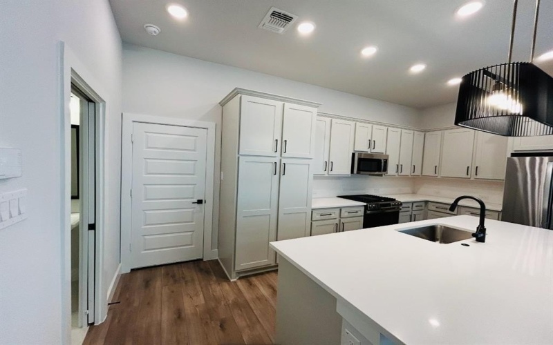 500 Mission Trail, Arlington, TX 76010, 2 Bedrooms Bedrooms, ,2 BathroomsBathrooms,Residential Lease,For Rent,500 Mission Trail,20849827