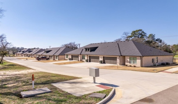 14195 County Road 192, Tyler, TX 75703, 20 Habitaciones Habitaciones , ,15 BañosBaños,Residential Multi Family,En Venta,14195 County Road 192,20850069