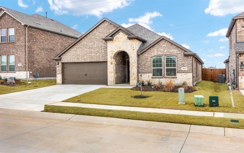 3813 Trails End Road, Aubrey, TX 76227, 4 Bedrooms Bedrooms, ,2 BathroomsBathrooms,Residential,For Sale,3813 Trails End Road,20850282