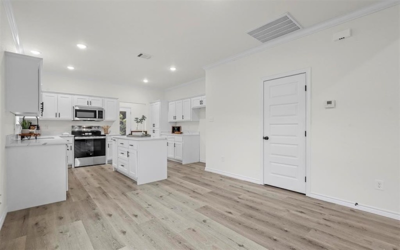 828 Colorado River Drive, Granbury, TX 76048, 3 Bedrooms Bedrooms, ,2 BathroomsBathrooms,Residential,For Sale,828 Colorado River Drive,20849243