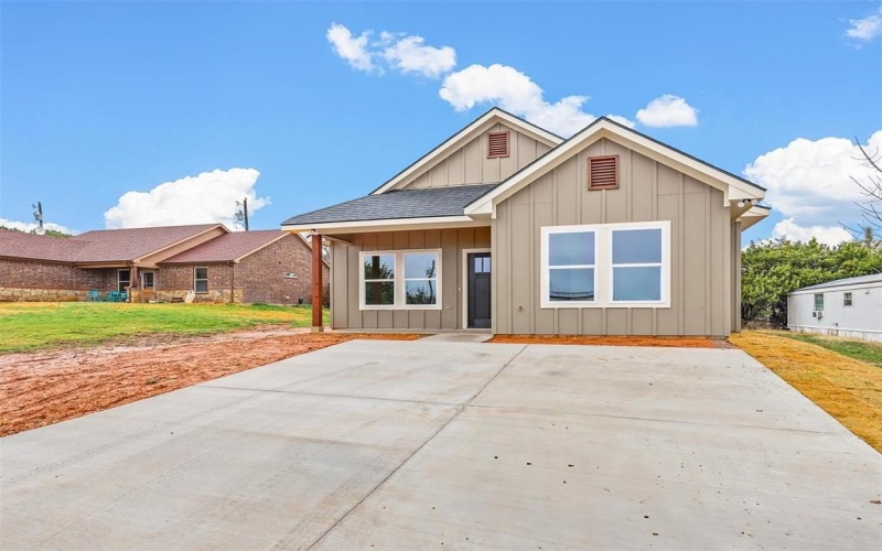 828 Colorado River Drive, Granbury, TX 76048, 3 Bedrooms Bedrooms, ,2 BathroomsBathrooms,Residential,For Sale,828 Colorado River Drive,20849243