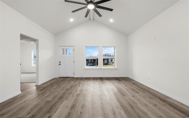 828 Colorado River Drive, Granbury, TX 76048, 3 Bedrooms Bedrooms, ,2 BathroomsBathrooms,Residential,For Sale,828 Colorado River Drive,20849243