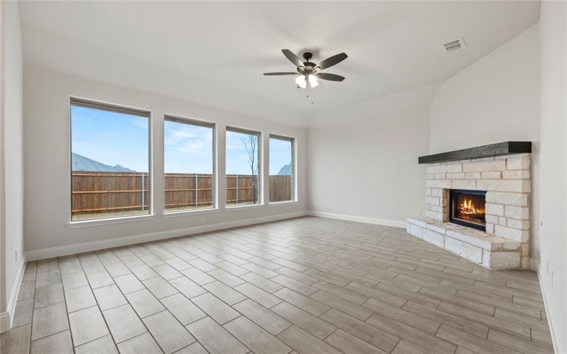 1832 Sudbury Drive, Cleburne, TX 76033, 3 Bedrooms Bedrooms, ,2 BathroomsBathrooms,Residential,For Sale,1832 Sudbury Drive,20849311