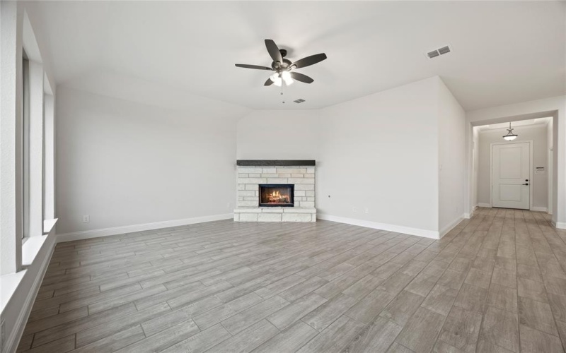 1832 Sudbury Drive, Cleburne, TX 76033, 3 Bedrooms Bedrooms, ,2 BathroomsBathrooms,Residential,For Sale,1832 Sudbury Drive,20849311