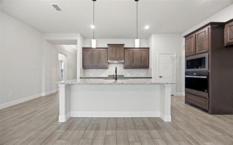 1832 Sudbury Drive, Cleburne, TX 76033, 3 Bedrooms Bedrooms, ,2 BathroomsBathrooms,Residential,For Sale,1832 Sudbury Drive,20849311