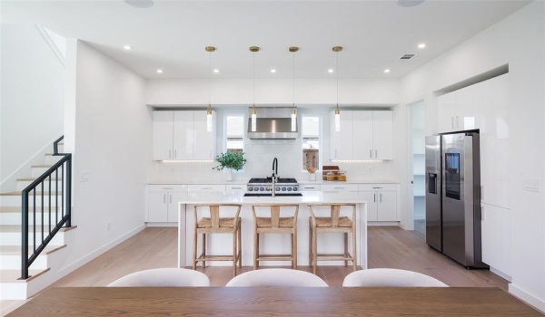 832 McBroom Street, Dallas, TX 75212, 4 Bedrooms Bedrooms, ,3 BathroomsBathrooms,Residential,For Sale,832 McBroom Street,20854475