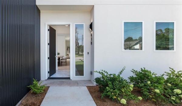 832 McBroom Street, Dallas, TX 75212, 4 Bedrooms Bedrooms, ,3 BathroomsBathrooms,Residential,For Sale,832 McBroom Street,20854475