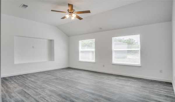 104 Buffalo Court, Runaway Bay, TX 76426, 3 Bedrooms Bedrooms, ,2 BathroomsBathrooms,Residential,For Sale,104 Buffalo Court,20852245