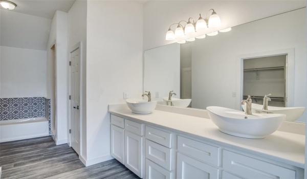 104 Buffalo Court, Runaway Bay, TX 76426, 3 Bedrooms Bedrooms, ,2 BathroomsBathrooms,Residential,For Sale,104 Buffalo Court,20852245
