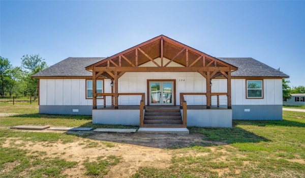 104 Buffalo Court, Runaway Bay, TX 76426, 3 Bedrooms Bedrooms, ,2 BathroomsBathrooms,Residential,For Sale,104 Buffalo Court,20852245