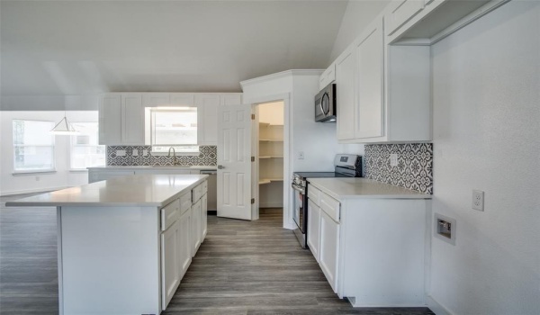 104 Buffalo Court, Runaway Bay, TX 76426, 3 Bedrooms Bedrooms, ,2 BathroomsBathrooms,Residential,For Sale,104 Buffalo Court,20852245