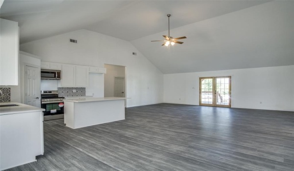 104 Buffalo Court, Runaway Bay, TX 76426, 3 Bedrooms Bedrooms, ,2 BathroomsBathrooms,Residential,For Sale,104 Buffalo Court,20852245