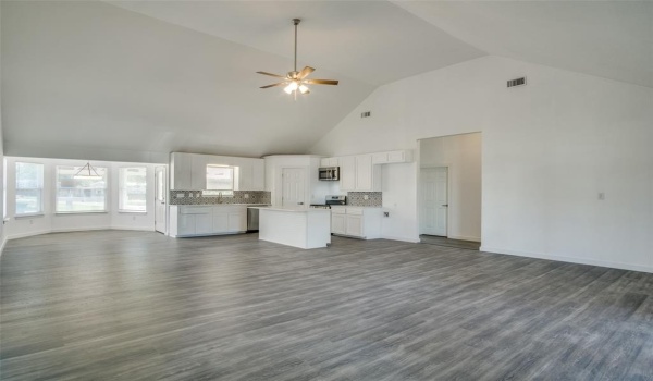 104 Buffalo Court, Runaway Bay, TX 76426, 3 Bedrooms Bedrooms, ,2 BathroomsBathrooms,Residential,For Sale,104 Buffalo Court,20852245