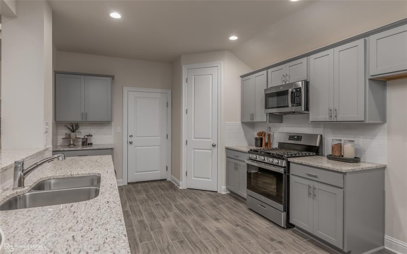568 Brunswick Gardens, Haughton, LA 71037, 4 Bedrooms Bedrooms, ,2 BathroomsBathrooms,Residential,For Sale,568 Brunswick Gardens,20852509
