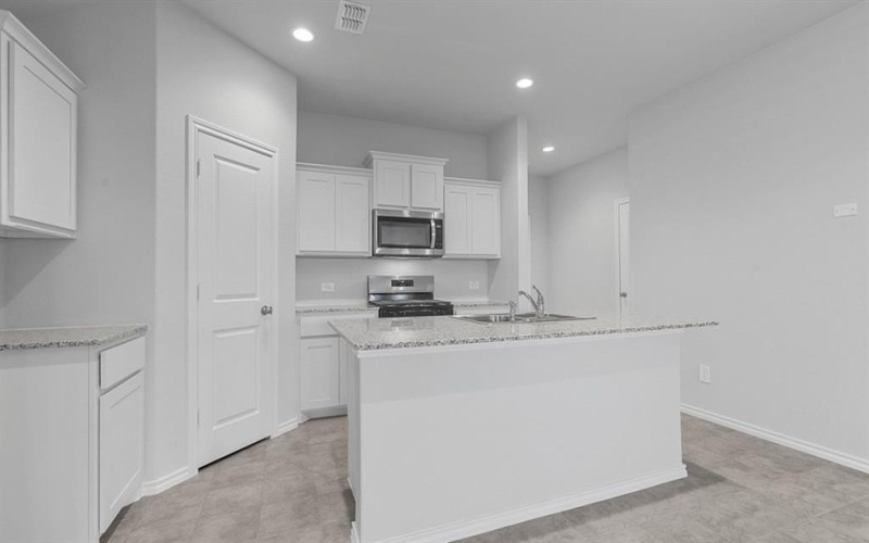 857 CEDARBROOK Drive, Fort Worth, TX 76131, 4 Habitaciones Habitaciones , ,2 BañosBaños,Residential,En Venta,857 CEDARBROOK Drive,20852823
