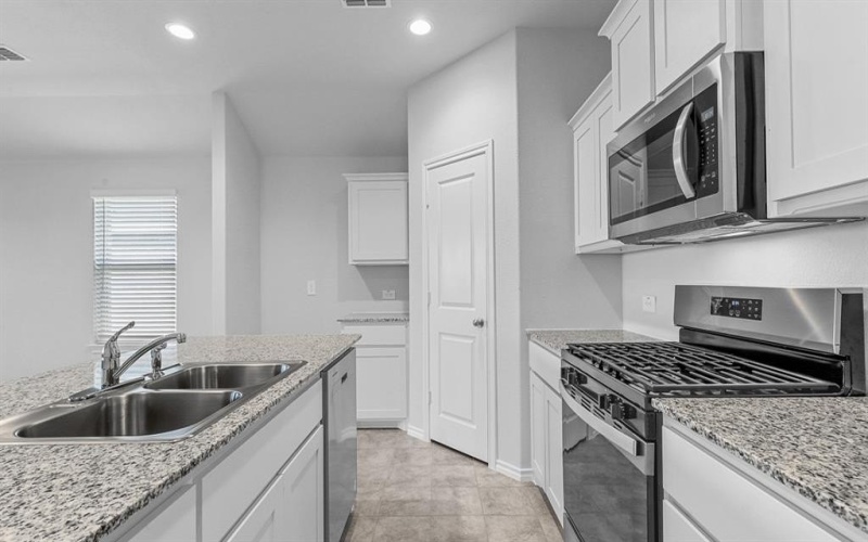 857 CEDARBROOK Drive, Fort Worth, TX 76131, 4 Habitaciones Habitaciones , ,2 BañosBaños,Residential,En Venta,857 CEDARBROOK Drive,20852823