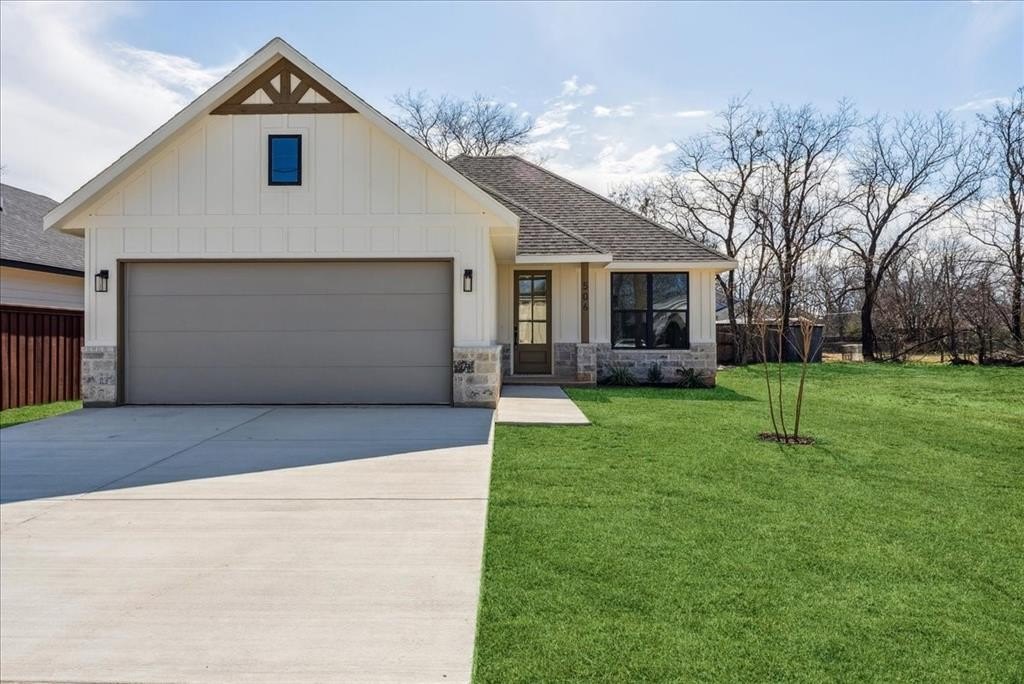 506 Royal Street, Cleburne, TX 76031, 3 Bedrooms Bedrooms, ,2 BathroomsBathrooms,Residential,For Sale,506 Royal Street,20850577