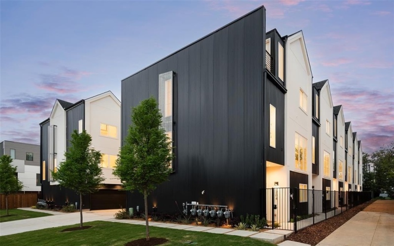2212 Aarhus Way, Dallas, TX 75204, 3 Habitaciones Habitaciones , ,3 BañosBaños,Residential,En Venta,2212 Aarhus Way,20853232