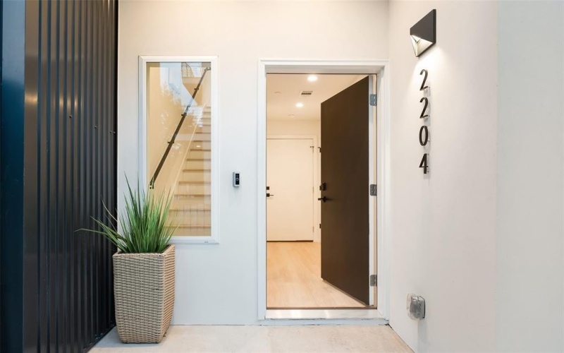 2212 Aarhus Way, Dallas, TX 75204, 3 Habitaciones Habitaciones , ,3 BañosBaños,Residential,En Venta,2212 Aarhus Way,20853232