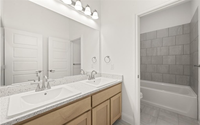 325 Bowrider Lane, Granbury, TX 76049, 4 Habitaciones Habitaciones , ,2 BañosBaños,Residential,En Venta,325 Bowrider Lane,20853396