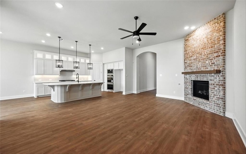 805 Running Iron Trail, Mansfield, TX 76052, 4 Habitaciones Habitaciones , ,3 BañosBaños,Residential,En Venta,805 Running Iron Trail,20851148