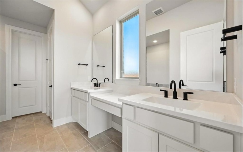 805 Running Iron Trail, Mansfield, TX 76052, 4 Habitaciones Habitaciones , ,3 BañosBaños,Residential,En Venta,805 Running Iron Trail,20851148