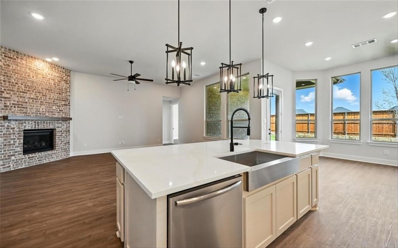 805 Running Iron Trail, Mansfield, TX 76052, 4 Habitaciones Habitaciones , ,3 BañosBaños,Residential,En Venta,805 Running Iron Trail,20851148
