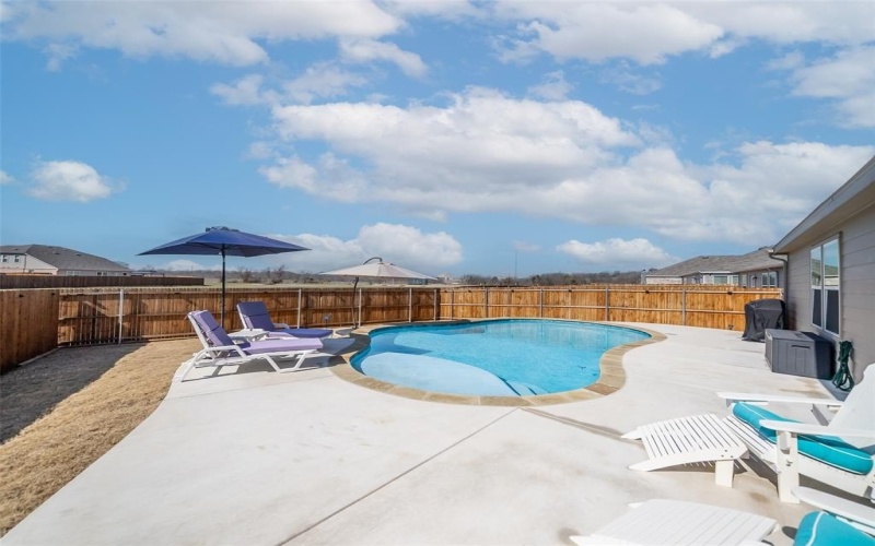 1916 Winding Creek Way, Denton, TX 76208, 3 Bedrooms Bedrooms, ,2 BathroomsBathrooms,Residential,For Sale,1916 Winding Creek Way,20853600