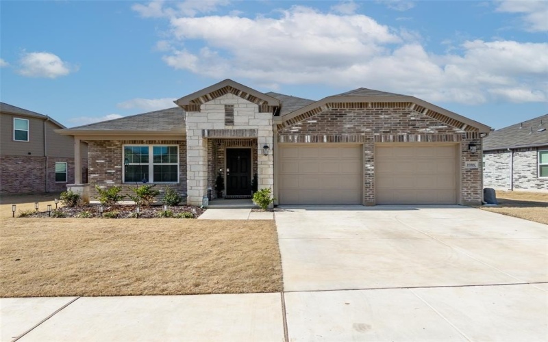 1916 Winding Creek Way, Denton, TX 76208, 3 Bedrooms Bedrooms, ,2 BathroomsBathrooms,Residential,For Sale,1916 Winding Creek Way,20853600