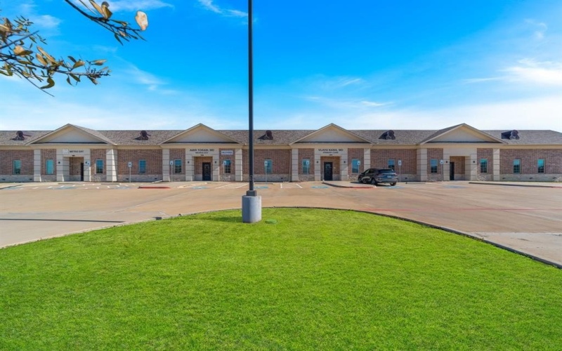4800 N Galloway Avenue N #400, Mesquite, TX 75150, ,Commercial Sale,For Sale,4800 N Galloway Avenue N,20851215