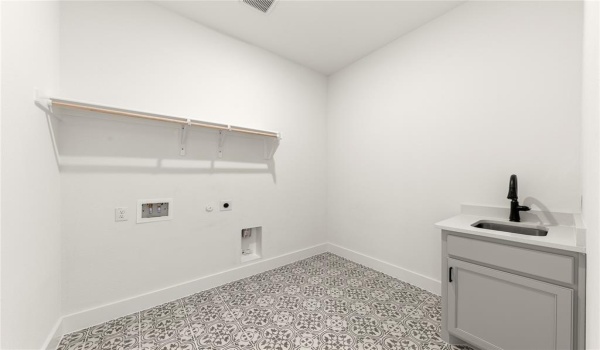 215 Cooper, Van Alstyne, TX 75495, 3 Bedrooms Bedrooms, ,2 BathroomsBathrooms,Residential,For Sale,215 Cooper,20853688
